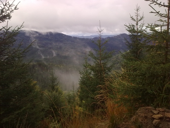 Ked na hrebenoch hor a vdolinach rucia jelene - Septembrove rano.