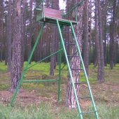 přenosný kovový posed