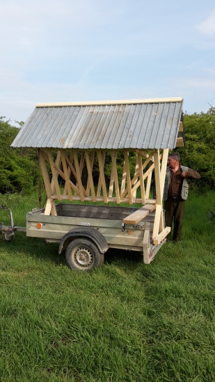 Už len naplniť senom.