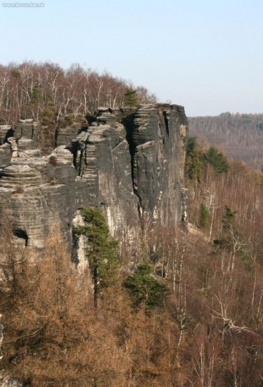 skály