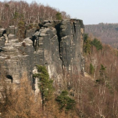 skály