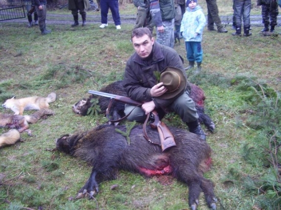 pri svojom kančekovi...