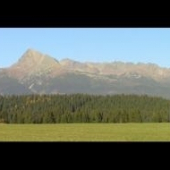 jesenný pohľad na Vysoké Tatry z východnianskych lúk