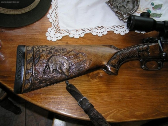 Môj pokus o drevorezbu na vlastnej pažbe