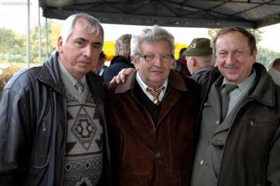 Súťažiaci vo varení guľašu - PZ Koromľa