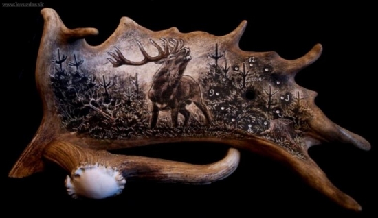 Hodiny s jelenem a pařezem