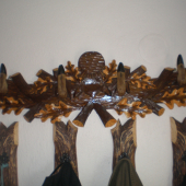 ... vešiak zo srnčích ratíc na chalupe