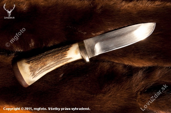 Lovecký nůž jelen
