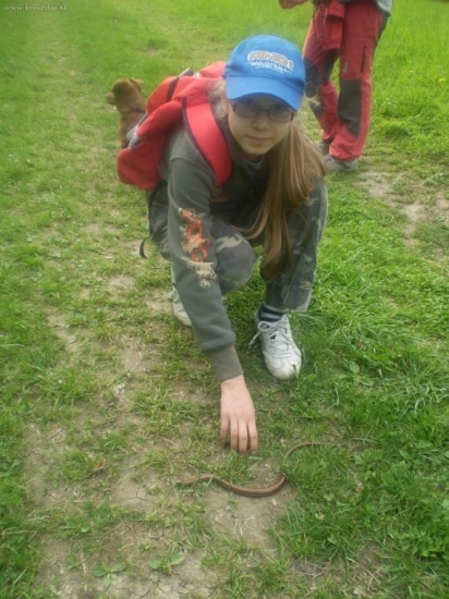 ...keď sa pozeráme pod nohy...