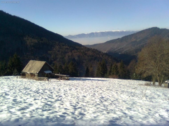 koliba na ostretku v jasenskej dolina