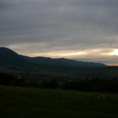 Západ slnka nad Slánskymi vrchmi