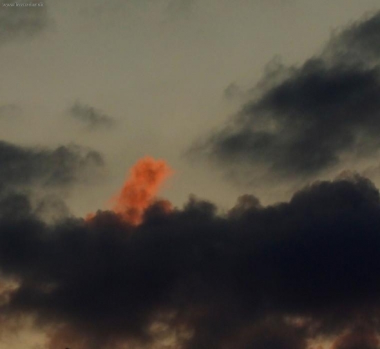 Ešte chvíľu a už má noc nadomnou moc