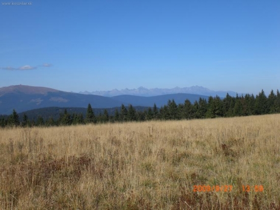 vpozadi Vysoke Tatry