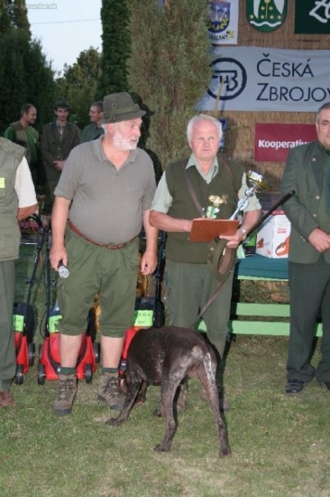 Víťaz MJK 2009 Ringo z Potôňskej lúky a vodič Ján Kolenič