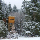 haha  3 vedla seba to sa hocikedy nevidi