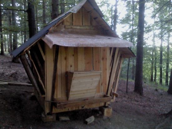 Stavba nového zásobníkového krmelca po dokončení