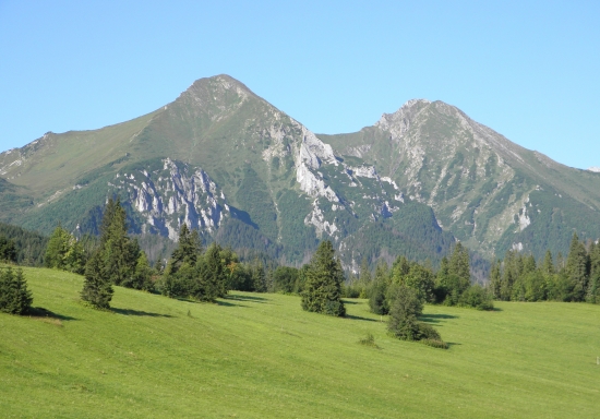 Ždiarska vidla (2141,6 m) a Havran (2151,5 m)