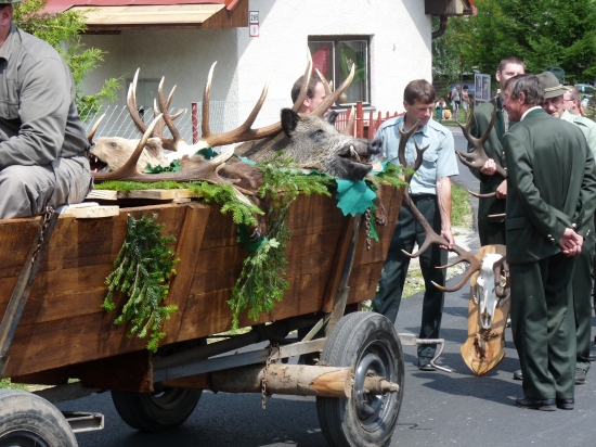 Poľovnícky sprievod obcou