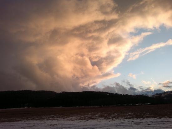 Aj nad Poprad sa stiahli snehové mraky
