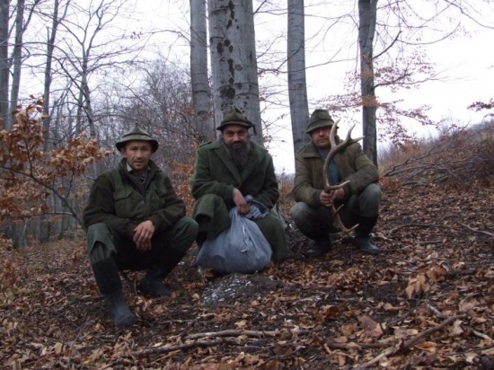 zhodil rovno pred nami