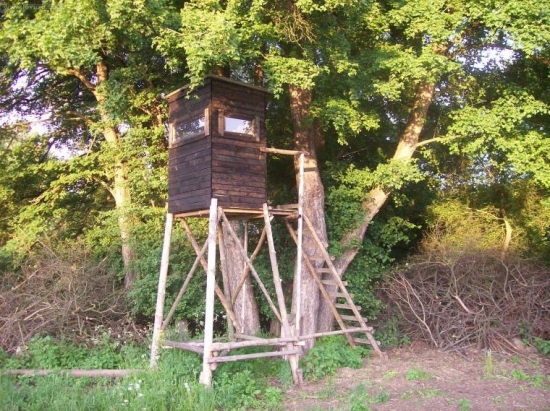 Jednoduchá lehká a prostorná kazatelna