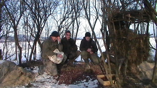 Dnešné prikrmovanie , Z lava : Tato , Peter-shsp a Ja