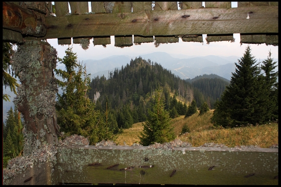 Pohľad zo staručkého posedu vo Veľkej Fatre