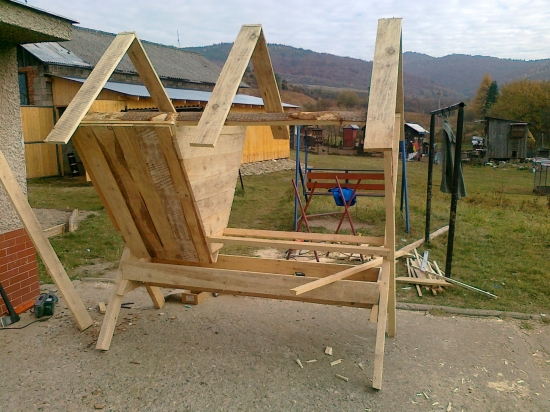 Krmelec pre srnciu - vystavba