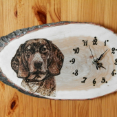 Vypaľované hodiny s bavorským farbiarom