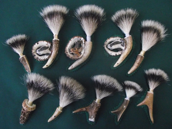 Niečo na výzdobu klobúkov.