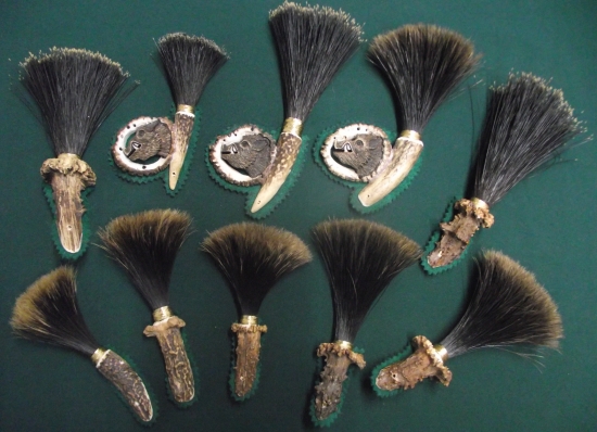 Na výzdobu klobúkov z diviaka.