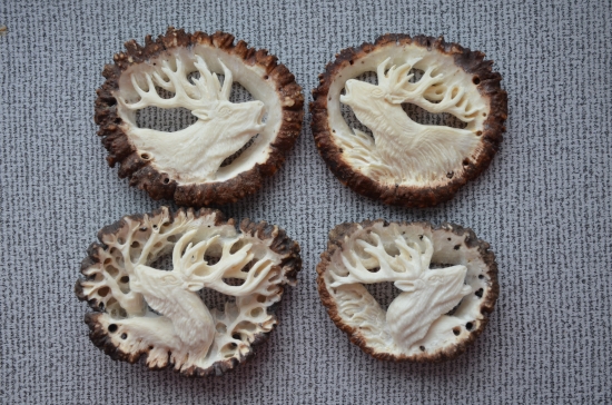 kravaty s motívom jeleňa