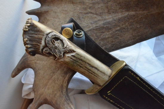 rezba v rukoväti noža - muflon