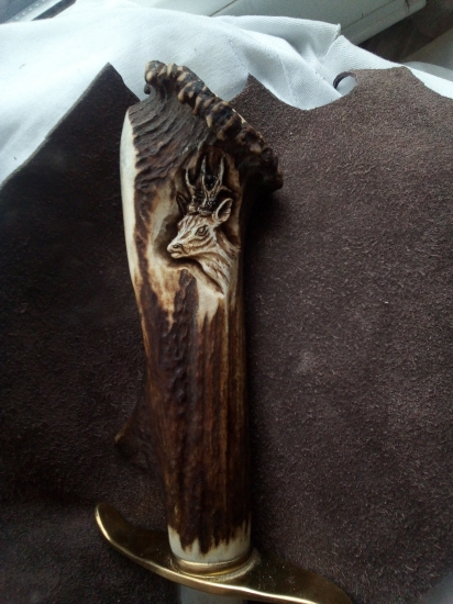 Detail rukovate pasovacieho tesaka