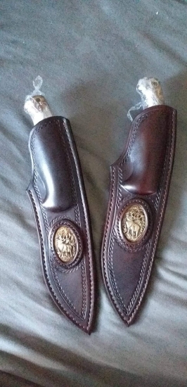 Kabátiky s poľovníckym medailonom