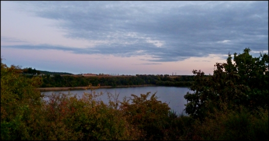podvečerný rybník ...