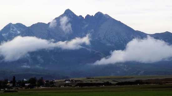 Pohled na Tatry v mlžném oparu