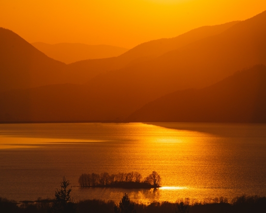 západ slnka na Liptovskom mori