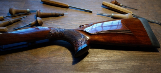 CZ 550 zásobník (turecký ořech, eben, politůra)