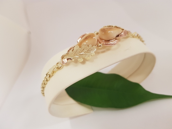 Naramok s jeleními grandlami