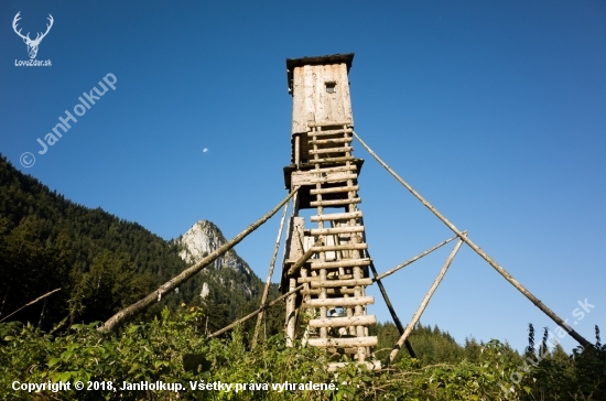 kazatelna pod rakouskou horou Drachenwand