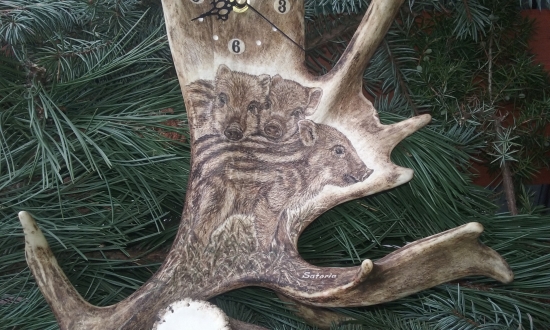 Hodiny z dančí lopaty (DETAIL) - dnes dokončené