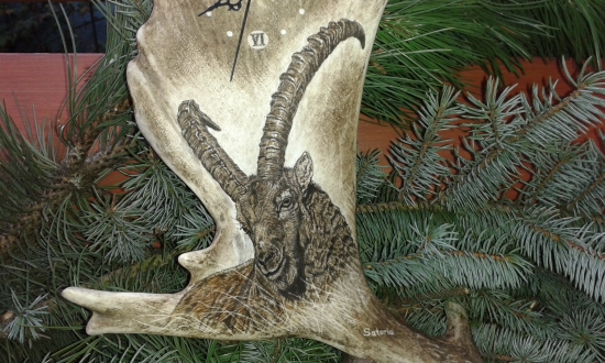 HODINY Z DANČÍ LOPATY - DETAIL MOTIVU