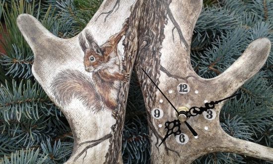 Hodiny ze dvou dančích lopat - VEVERKA