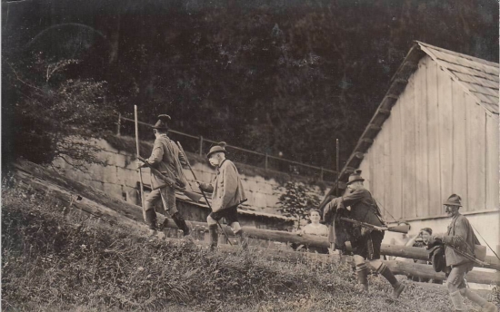 Cestou na polovačku FJI