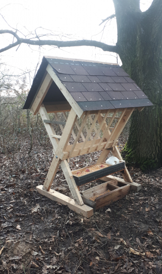 Nový krmelec pre srnčiu