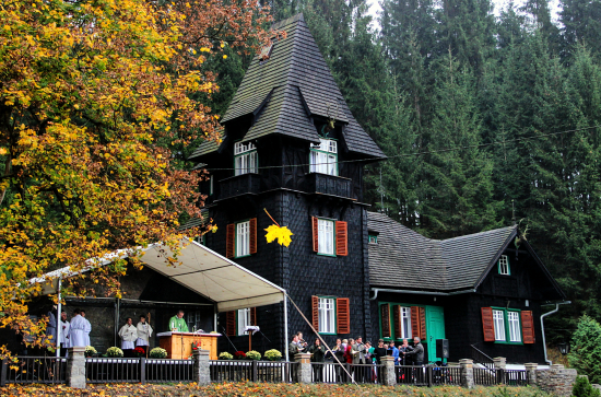 vzpomínka na svatohubertskou mši v Bílé