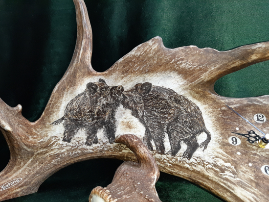 Hodiny z daňčí lopaty - DIVOČÁCI - na přání zákazníka