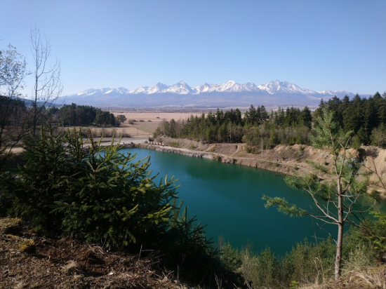 Tatry od kamenolomu Kvetnica