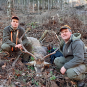 Otec so synom pri spoločnom úlovku